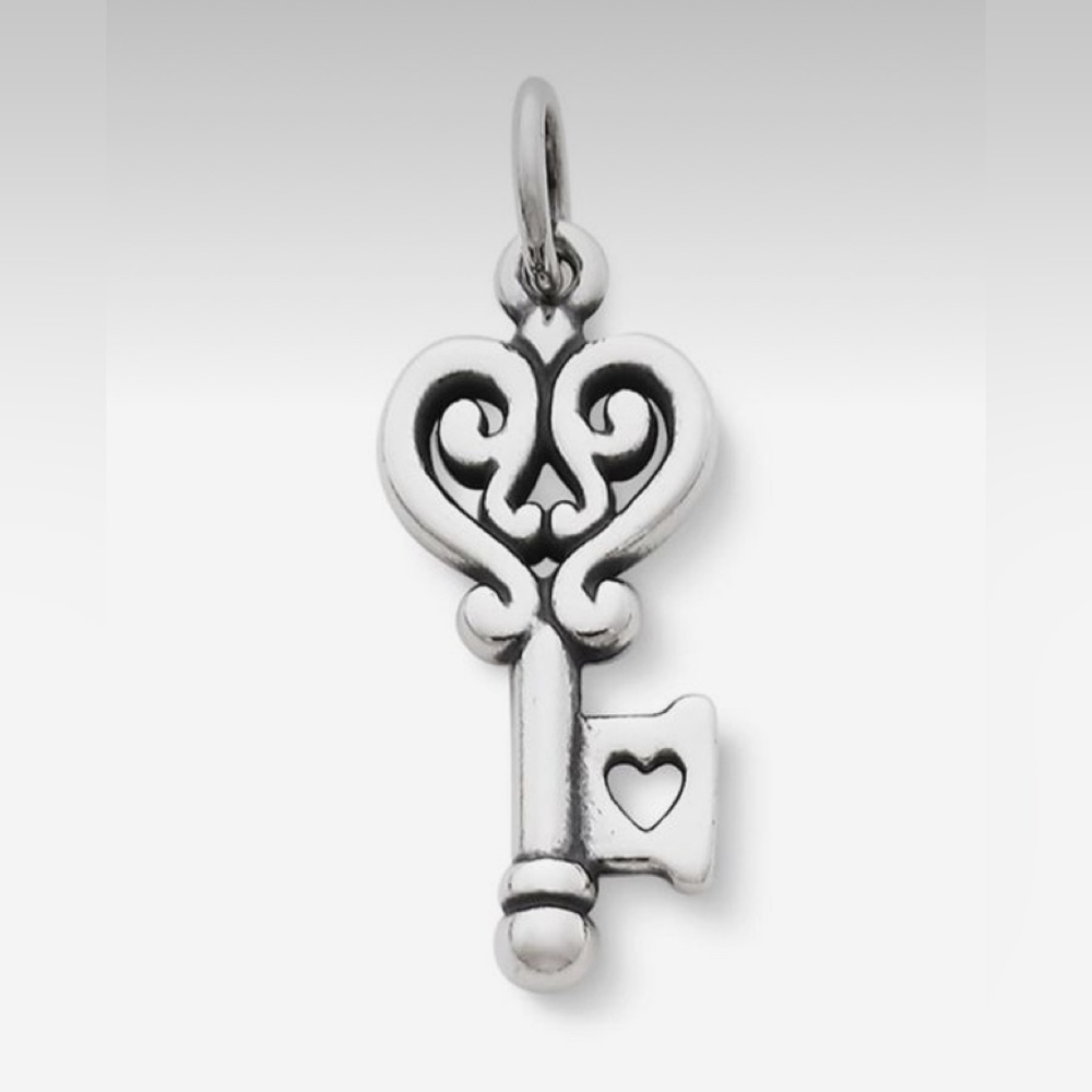 James Avery Key To My Heart